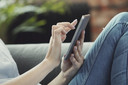 Primeiro ensaio clínico de um chatbot terapêutico traz benefícios para a saúde mental